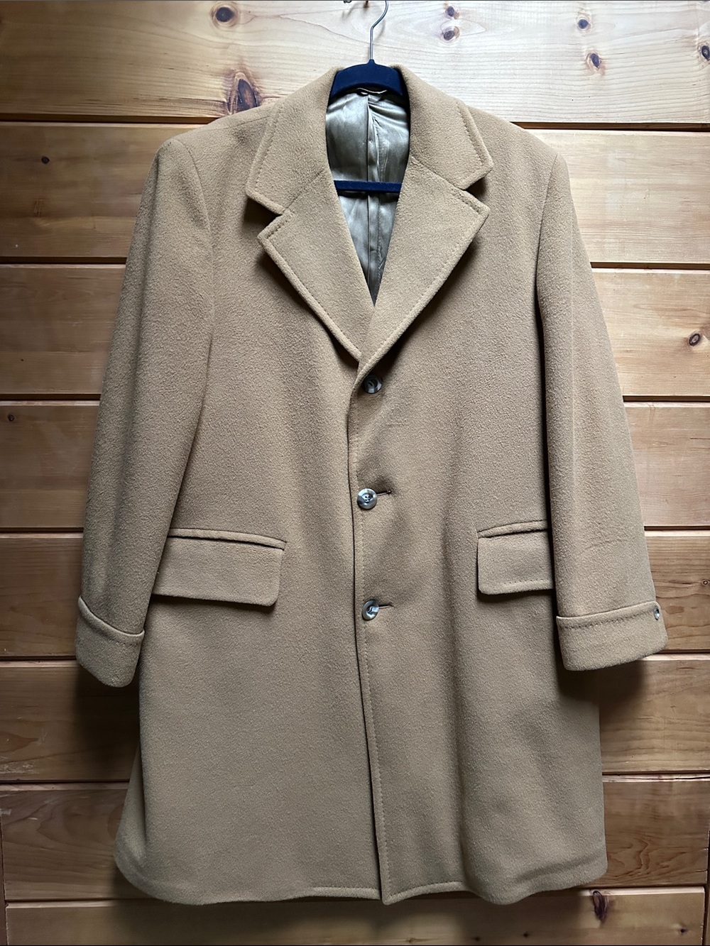 Karamai Cashmere Charlie Baker designs Buffalo, NY top coat Tab beige XL